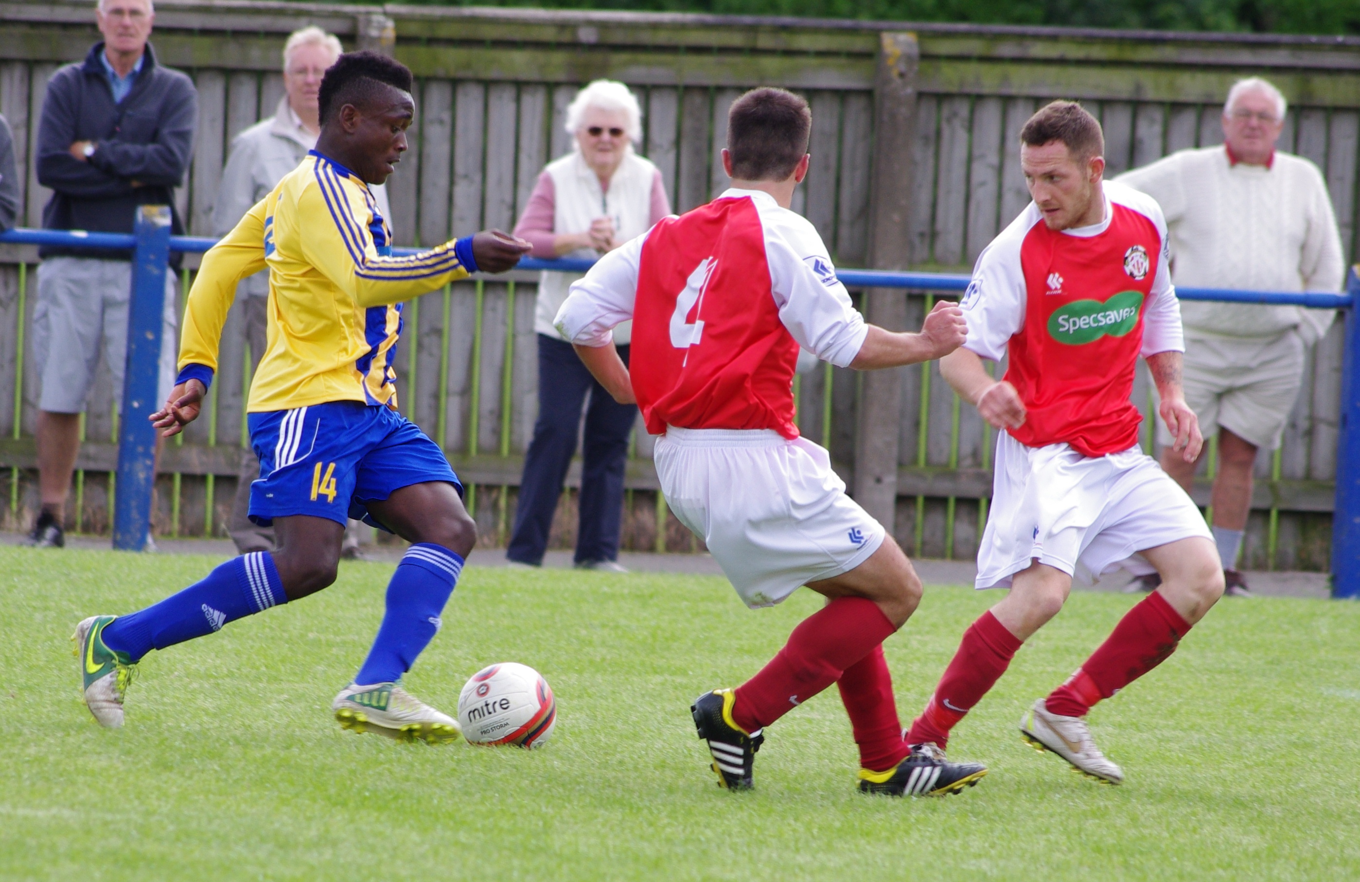 Sinmi Oyebanji (left) secured Garforth Town a point in the 1-1 draw with Basford United