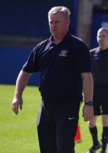 Gary Allanson wants to see his Bridlington Town side bounce back from their FA Vase defeat by winning in the league at Armthorpe Welfare tonight