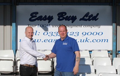 Barton chairman Rich Nichols with Mark Gregory from Easy Buy