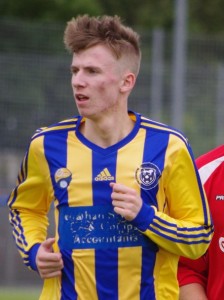 Mark Simpson scored the winner for nine-man Garforth in the FA Vase