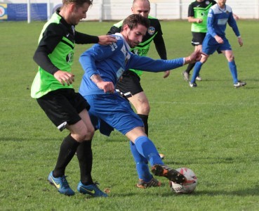 Action from Glasshoughton Welfare 2-3 Bottesford Town