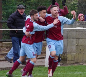 Emley celebrate Ruben Jerome's goal