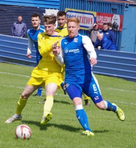 Mark Simpson was back to his best and it showed when he won this battle with Eccleshill's Matt Mathers, a former Garforth player