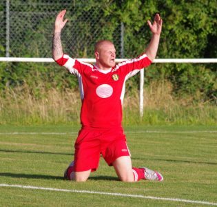 Kieran Wells appeals for a penalty