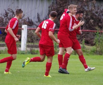 Selby celebrate Crisp's header